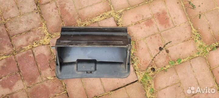 Бардачок nissan almera n16