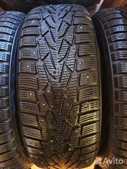 Nokian Tyres Hakkapeliitta 7 215/65 R16