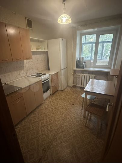 2-к. квартира, 52 м², 1/9 эт.