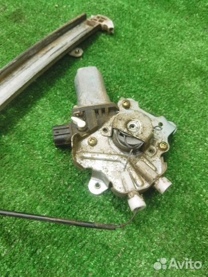 Мотор стеклоподъемника передний левый Mitsubishi