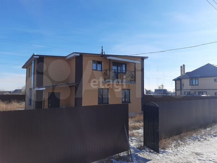 Коттедж 183 м² на участке 8,1 сот.