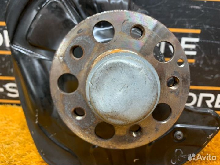 Ступица передняя левая Mercedes-Benz E-Class W211