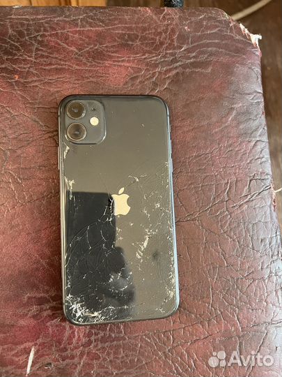 iPhone 11, 64 ГБ