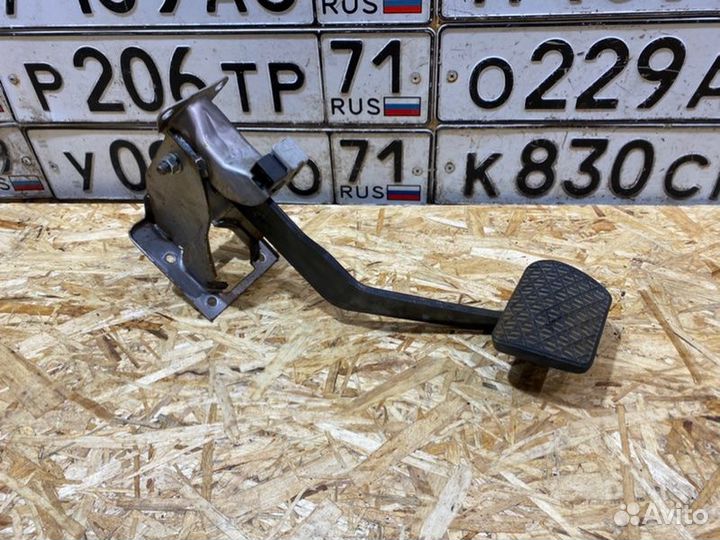 Педаль тормоза Ssangyong Actyon Sports