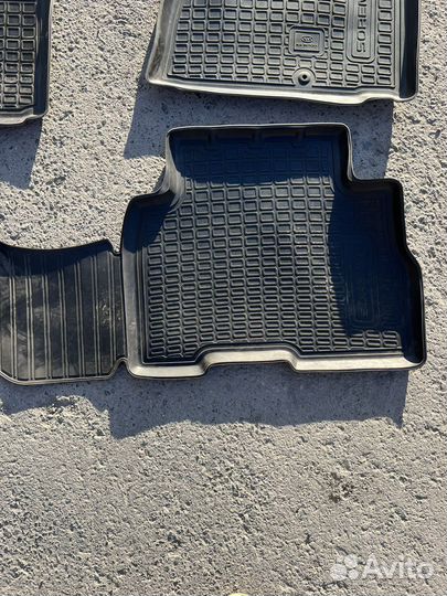 Автомобильные коврики резиновые KIA Sorento