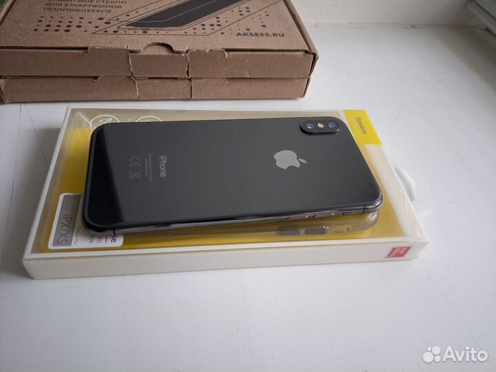 iPhone X, 64 ГБ