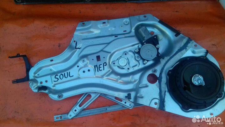 Стеклоподъемник электр. передний левый Kia Soul