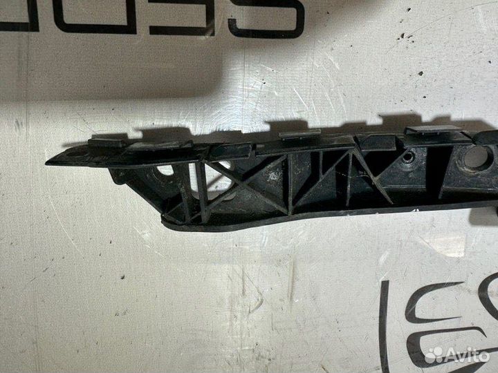 Крепление бампера переднее правое Kia Ceed ED G4FA