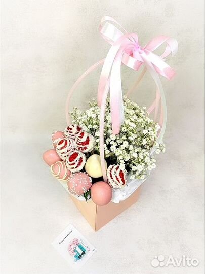 Клубника в шоколаде и гипсофила. Букет из клубники