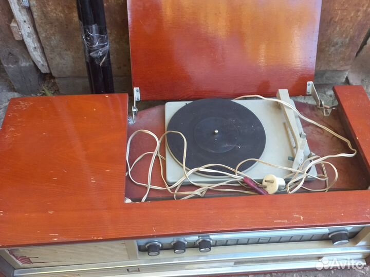 Радиола кантата 203