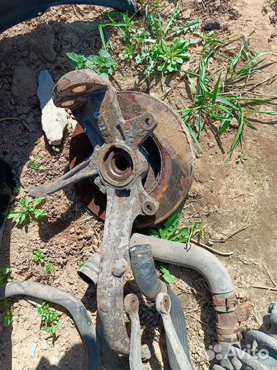 Поворотный кулак передний Мазда 6 GG мазда 6гг