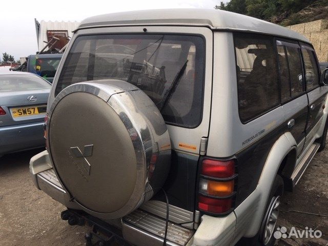 Разбор на запчасти Mitsubishi Pajero