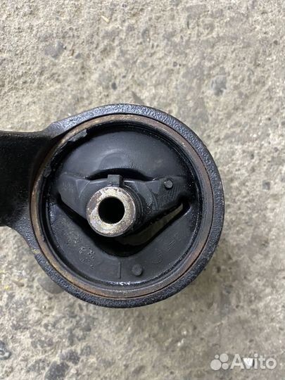 Подушка двигателя suzuki swift