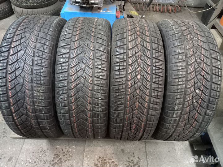 Goodyear UltraGrip Performance SUV Gen-1 225/55 R18 V