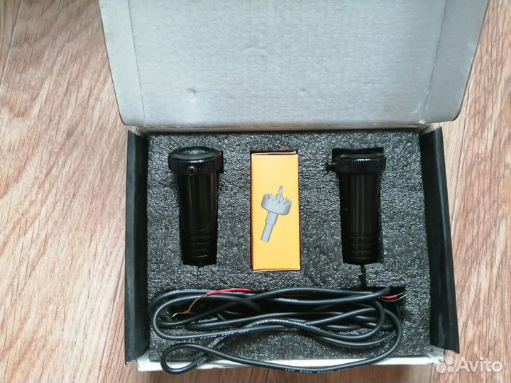 Проекция на двери авто Hundai I-30 с логотипом