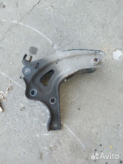 Кронштейн двигателя Хонда Аккорд 5