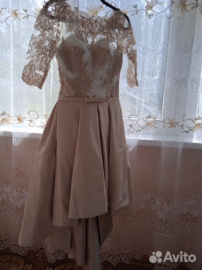 Нарядное платье