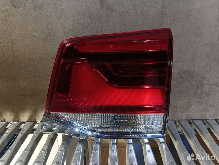 Фонарь правый внутренний Land Cruiser 200 2007