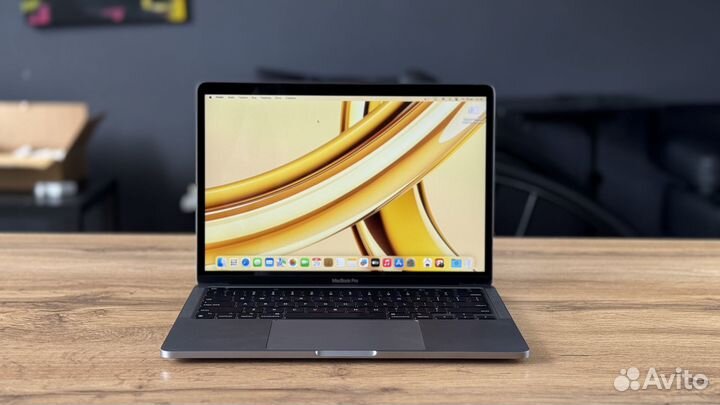 MacBook Pro 13 M1 16 512 на гарантии