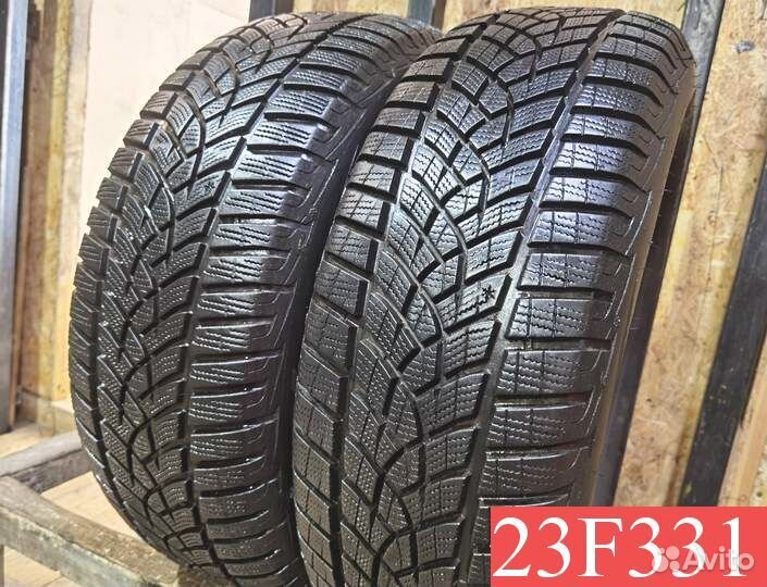 Goodyear UltraGrip 215/60 R16 P