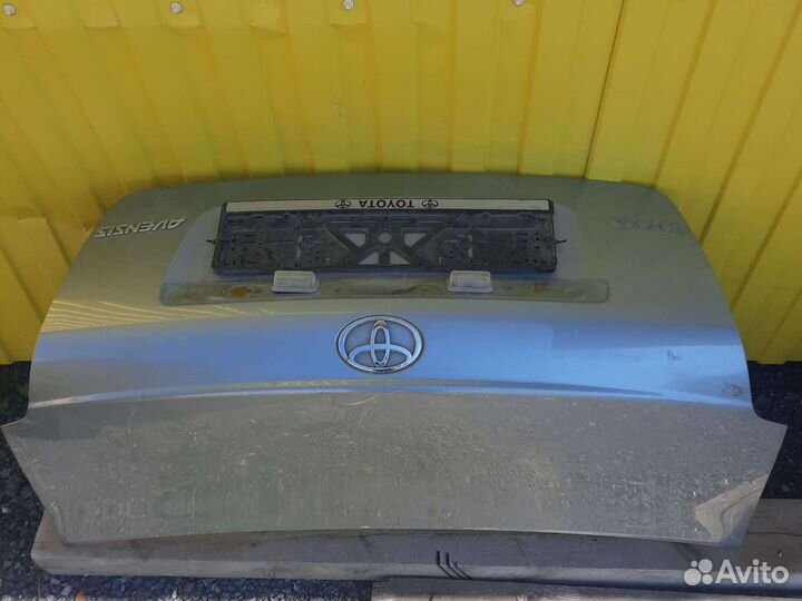 Багажник Avensis седан