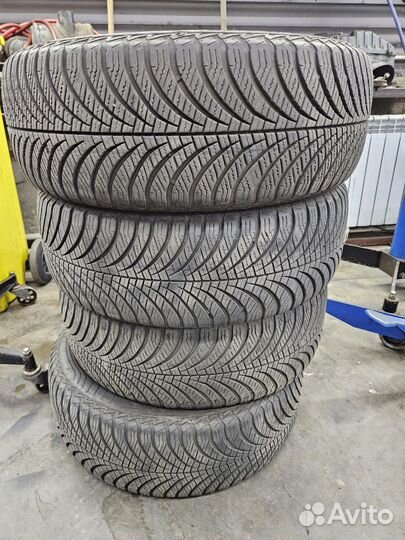 Goodyear Vector 4Seasons 205/60 R16 92
