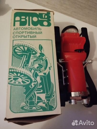 Автомобиль спортивный открытый