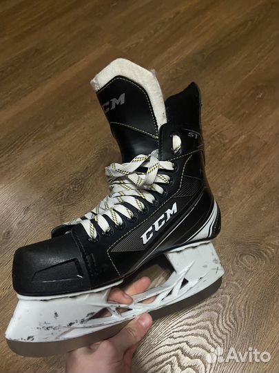 Коньки хоккейные ссм