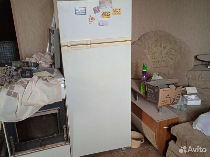 Продаю мебель и холодильник