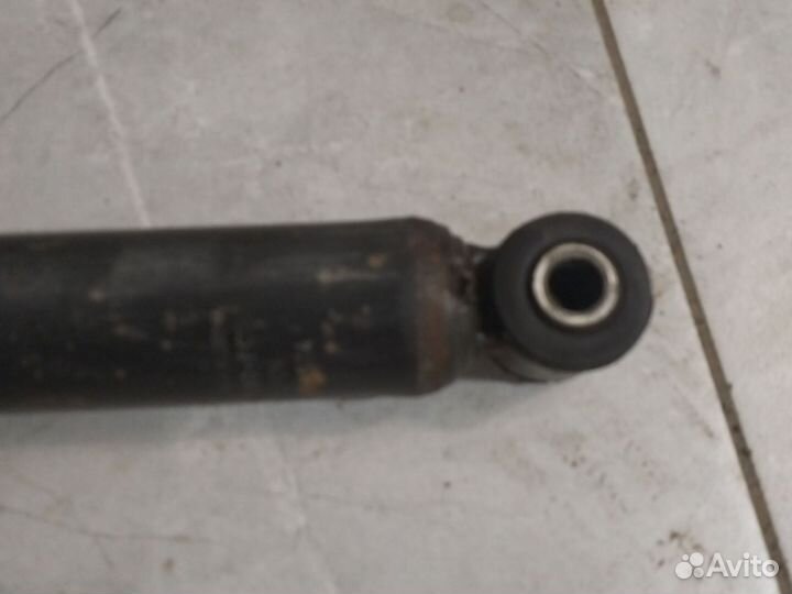 Амортизатор задний Форд Фокус 2