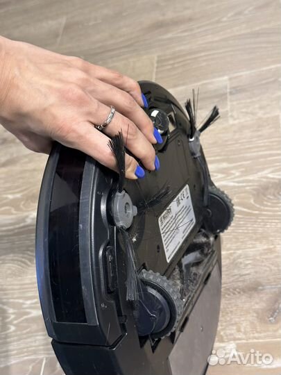 Робот пылесос deebot