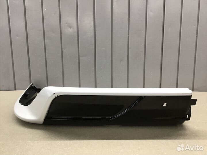 Накладка заднего бампера левая Lexus LX 570 2016