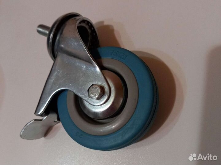 Колесо аппаратное с болтом