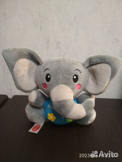 Музыкальная игрушка слон