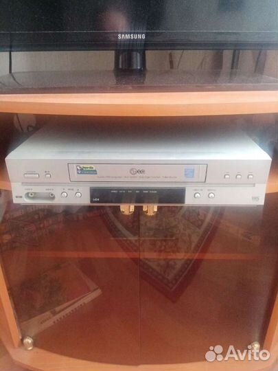 Видеомагнитофон LG