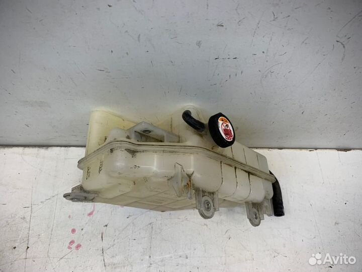 Бачок расширительный Toyota Land Cruiser 200