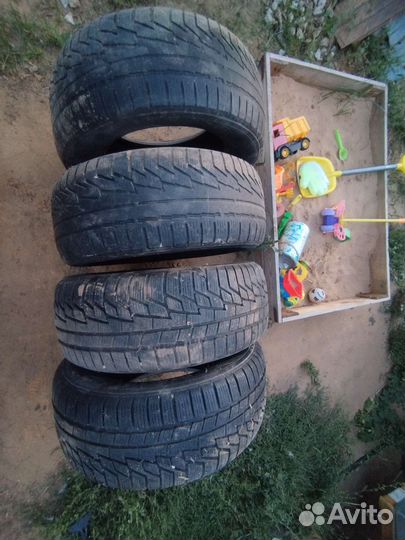 Nokian Tyres WR 235/60 R16