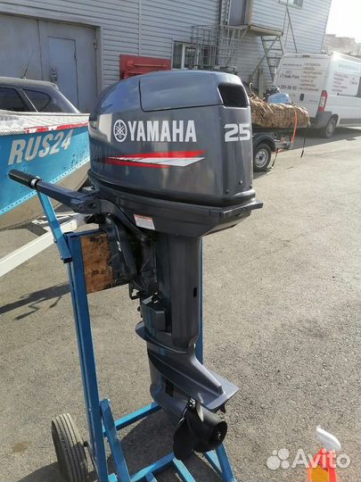 Лодочный мотор Yamaha (Ямаха) 25B витринный