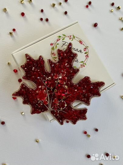 Брошь Кленовый лист