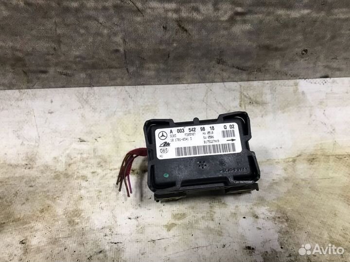 Датчик ускорения Mercedes W203 0035429818