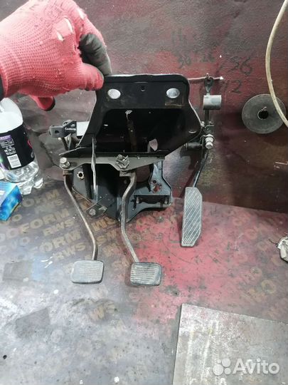 Педали mazda 929
