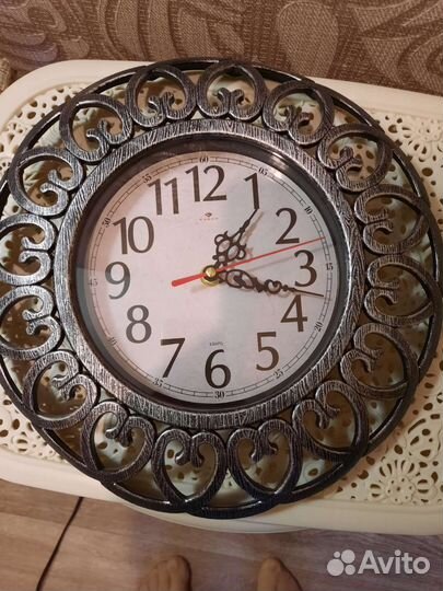 Часы настенные новые