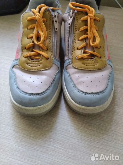 Кроссовки для девочки