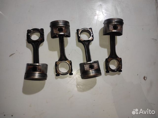 Поршень с шатуном Nissan Sunny GA14