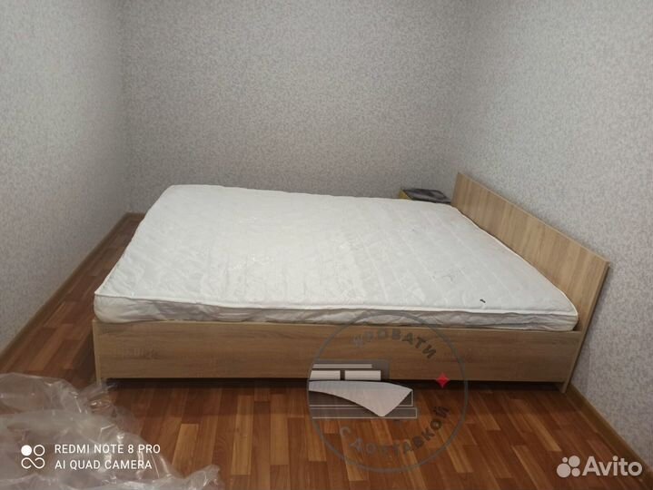 Кровать с матрасом