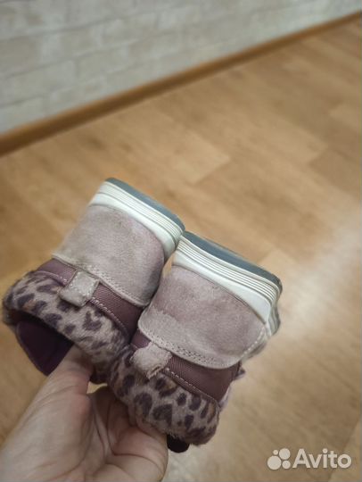 Ботинки для девочки р 26