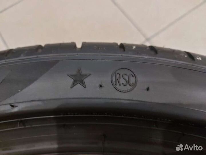 Pirelli P Zero 245/40 R21 100Y