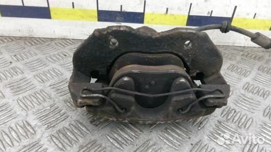 Суппорт тормозной передний правый volvo C30 1 (93N