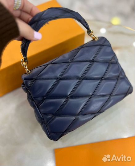 Сумка Louis VuittonThe Go-14