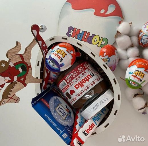 Подарочная коробка большая